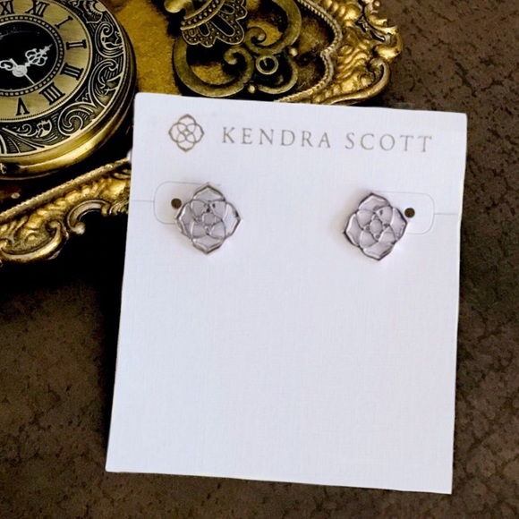 KENDRA SCOTT • Silver Decklyn & Dira Set - Picture 6 of 7